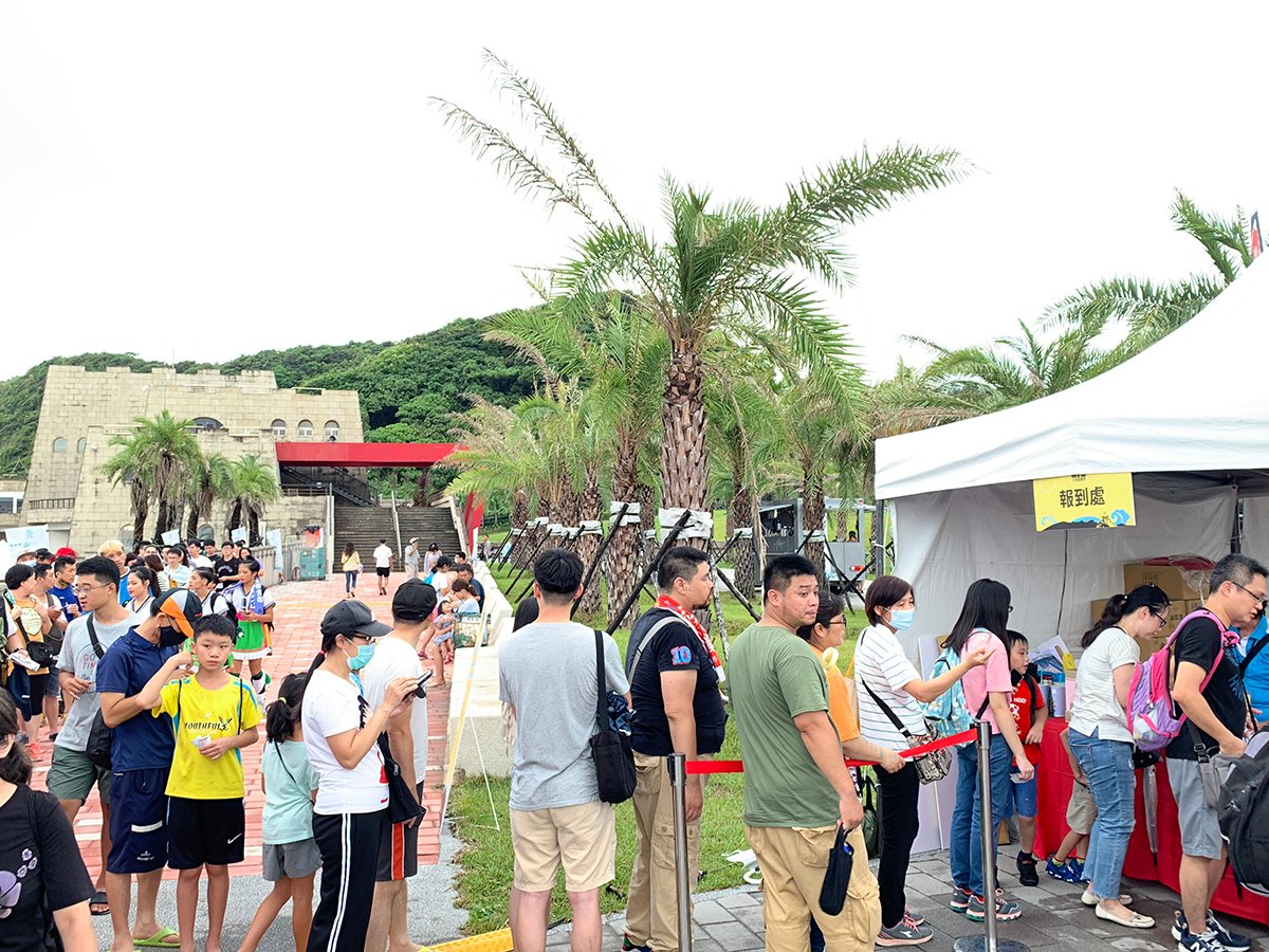 開學前最後周末夜-和平島大地音樂祭闔家同歡,悠閒島嶼度假氛圍 1 「2020和平島大地音樂祭」吸引民眾打卡。