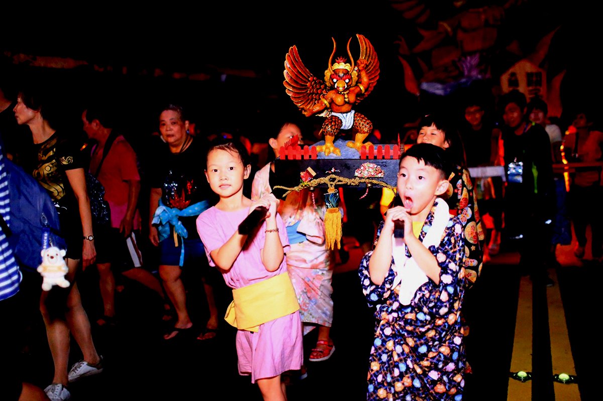 台南關子嶺溫泉美食節暨火王爺夜祭巡行，19日晚間6點整於寶泉橋溫泉公園熱鬧展開，活動開幕逾5,000人參加。