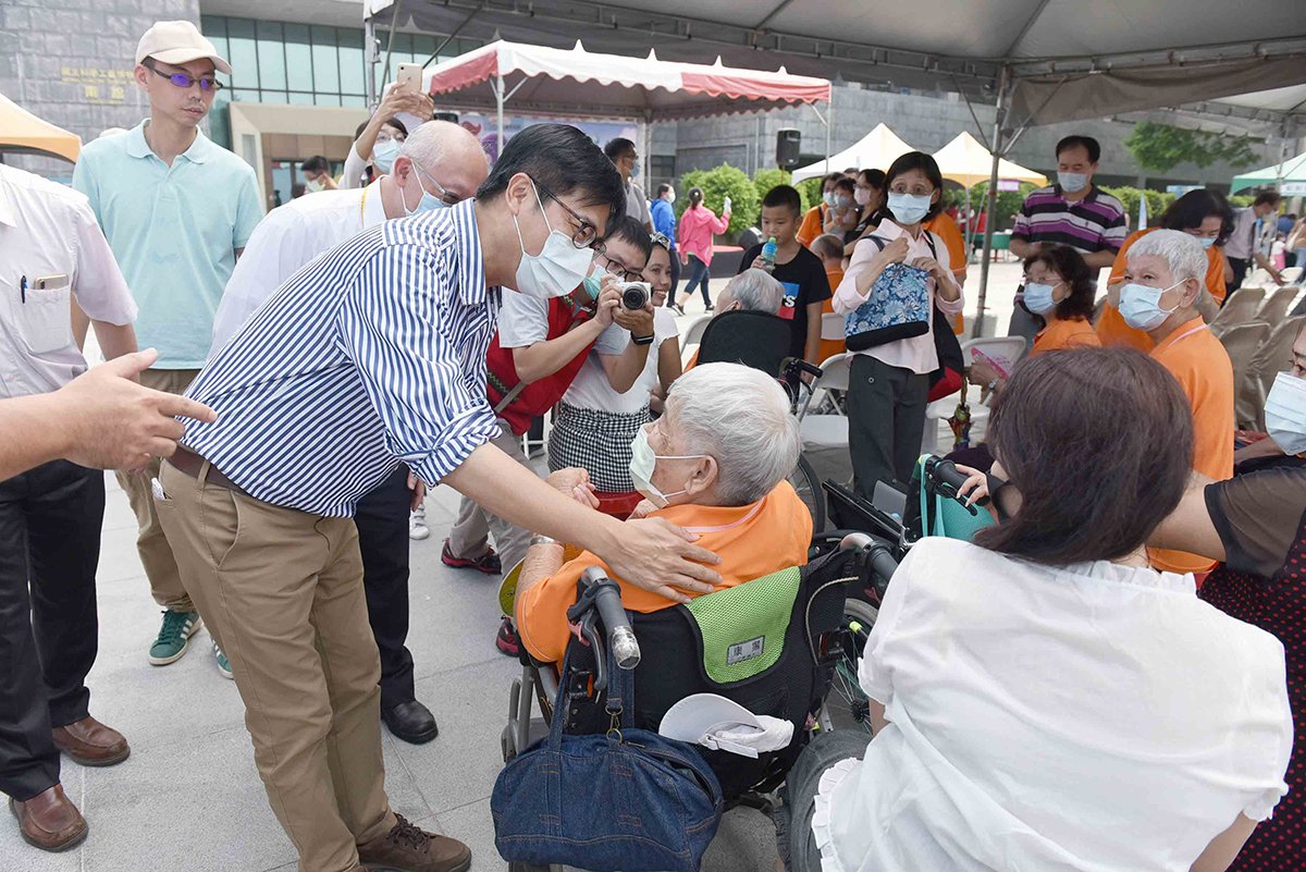 陳其邁出席國際失智症日，呼籲在地養老、推動長照