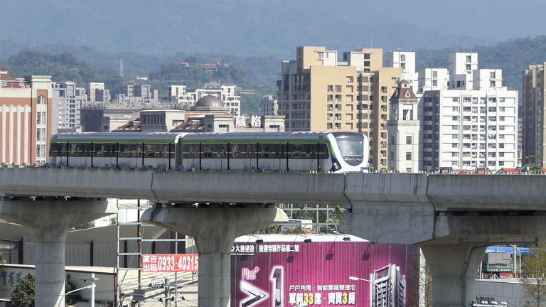 台中捷運公司董事長林志盈表示，中捷車站硬體工程及站內設備設施均已完工