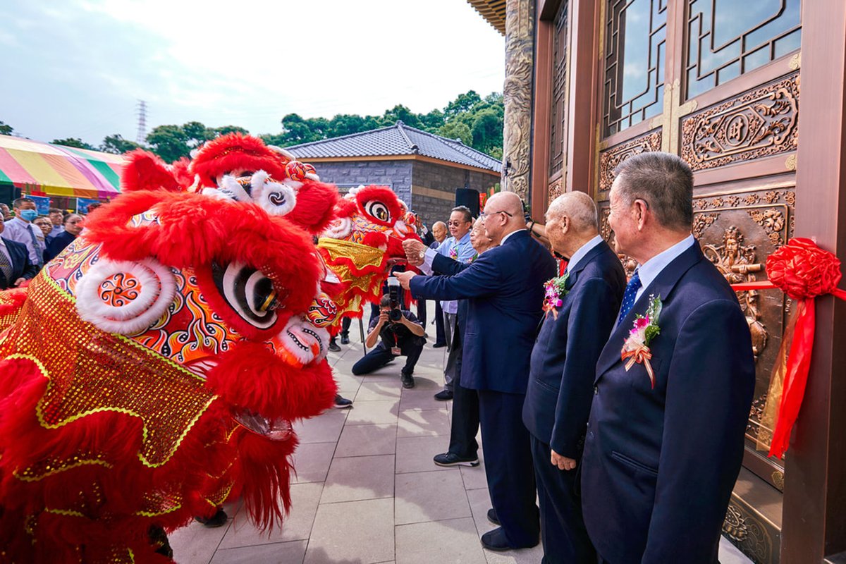 興建歷經25年的白陽聖廟17日正式落成啟用，並舉行祭天祈福大典。