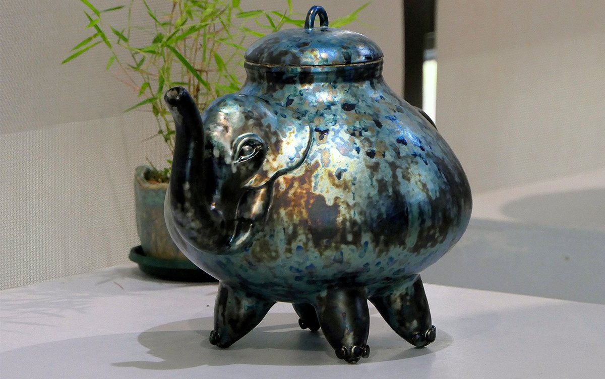 74藝術中心‧ 謝嘉亨《窯火閃光》陶藝創作展 4 精湛的陶藝技法謝嘉亨創作出光彩奪目的閃光釉