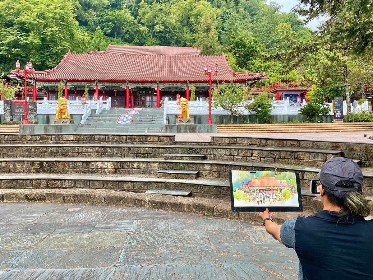 鄭老師來到獅頭山、梨山及八卦山風景區轄內12個景點進行速寫