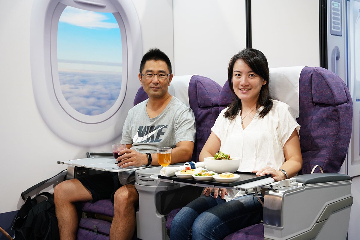 國際空廚團隊華膳空廚在旅展現場也推出空中美食體驗商務艙等級的服務