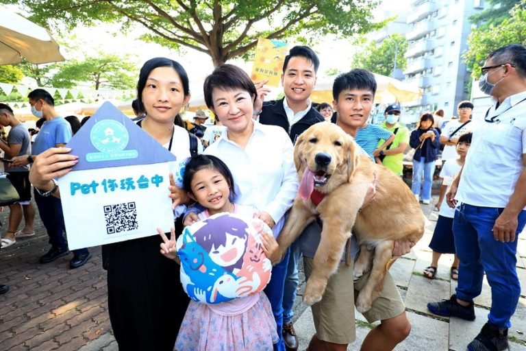 盧秀燕出席-蹓蹓動物緣活動，呼籲大家愛護動物、尊重生命。