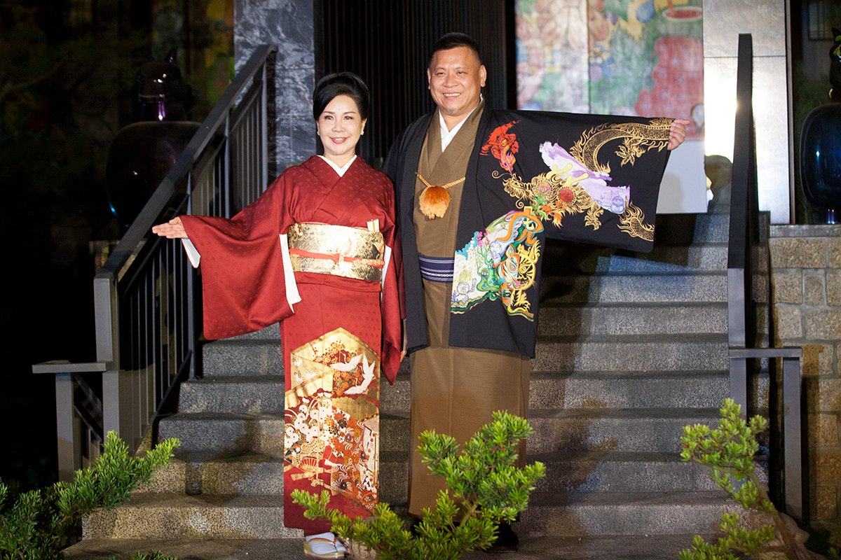 西川流日本舞踊台灣支部長西川淑敏，與台灣藝術大師洪易先生，共同發表全球獨家首件創意手繪和服