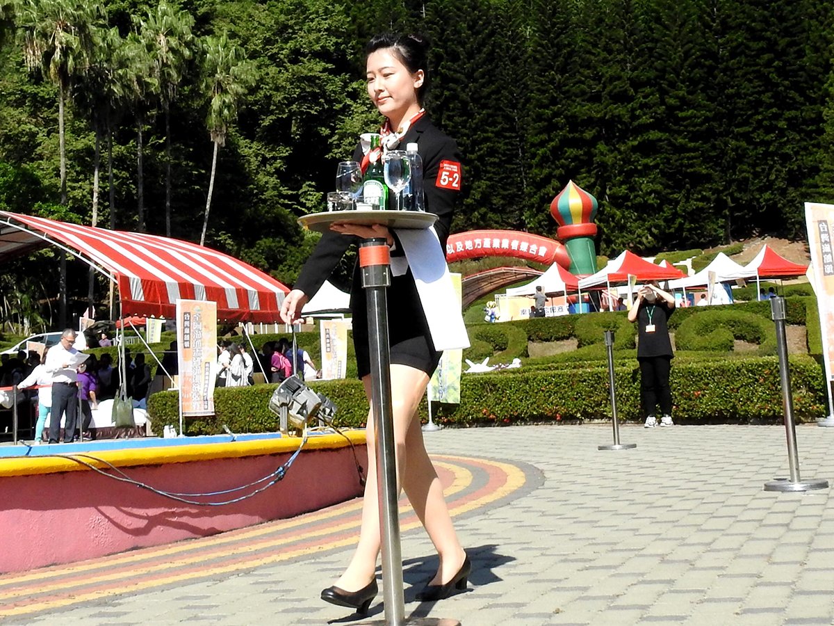 第六屆全國旅館盃餐旅服務競賽整床、托盤拼速度比技術 1 RSCN9082a
