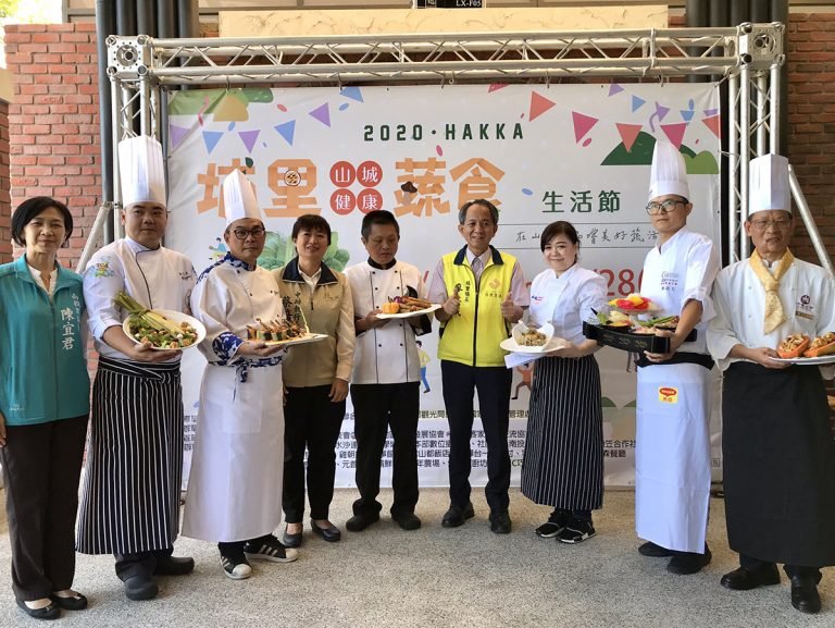 鎮內共71個店家使用在地食材提供特色蔬食餐，支持在地小農，活絡地方產業，也帶動觀光。