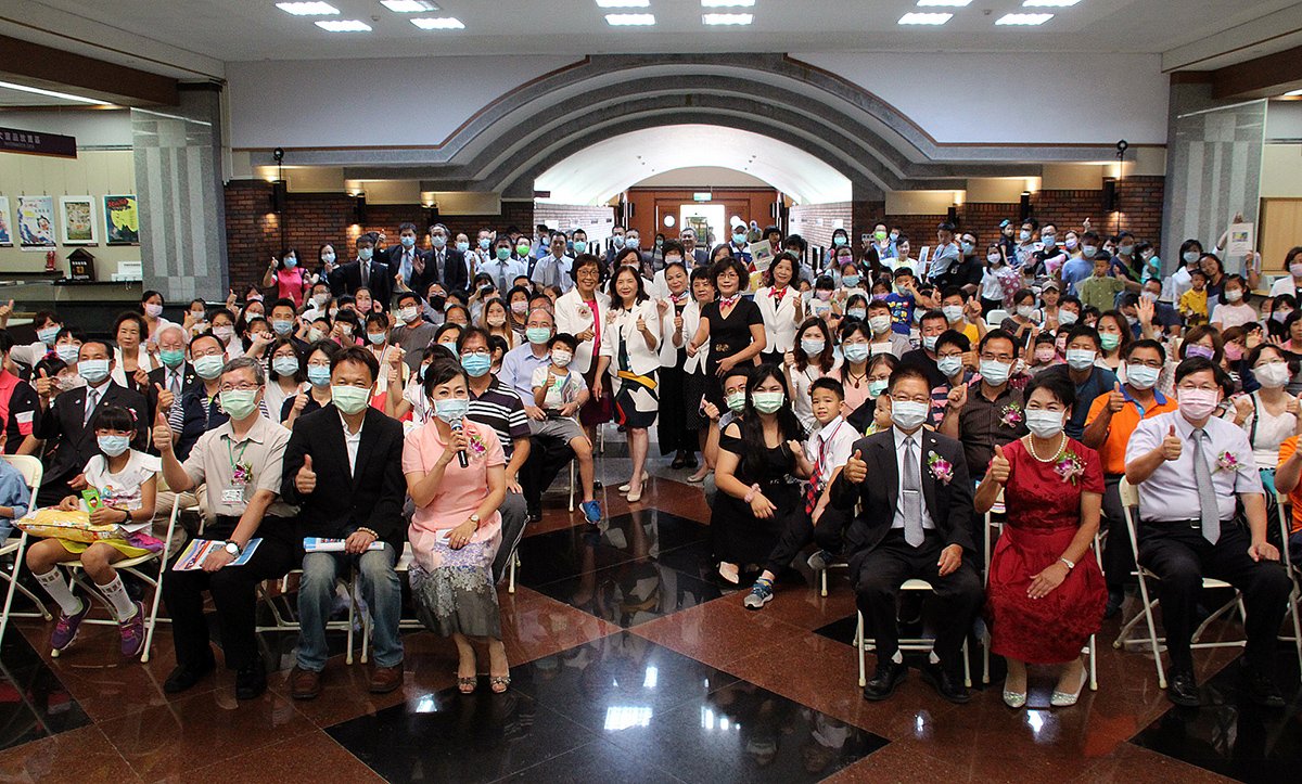 台中港中區扶輪社學童寫生比賽22日辦理開幕式暨頒獎典禮，現場貴賓眾多，臺中市政府文化局副局長曾能汀、臺中市議會副議長顏莉敏、臺中市議員王立任、台中港中區扶輪社社長蘇錦坤、台中港中區扶輪社寫生比賽主委陳孟森、還有得獎的小朋友與家人一同出席，共享榮耀。