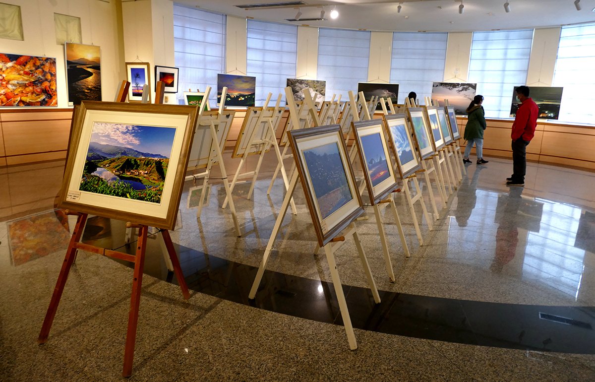 品茶鹿谷、攝影留香 「鹿谷茶鄉之美」- 林錫宏攝影展溪湖高中展出 1 展出45件作品,件件精彩,包括人文、生態及茶鄉晨昏之美