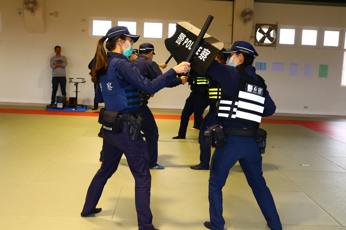 埔里員警裝備再添利器 守護員警執勤安全 2 S 17752289