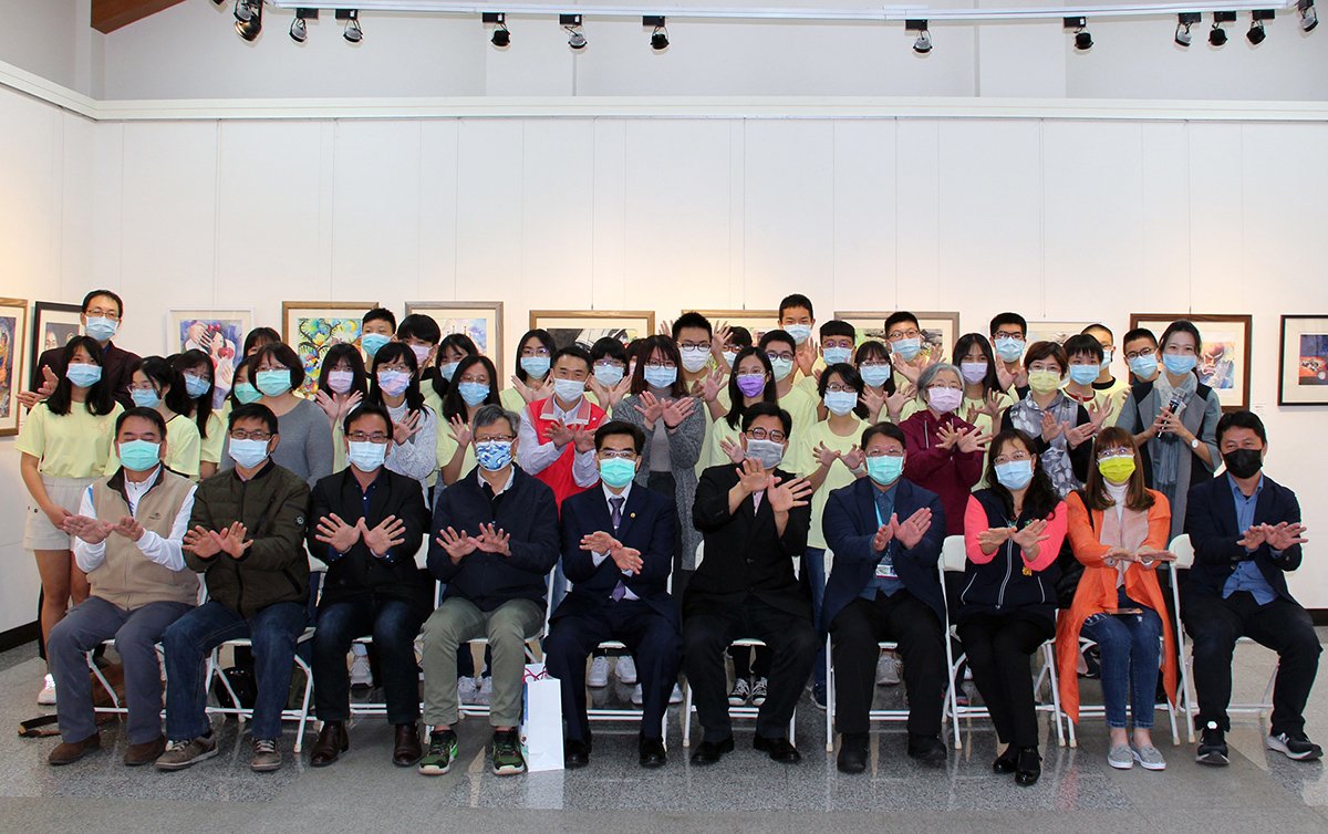 多位貴賓出席大甲國中美術班畢業展