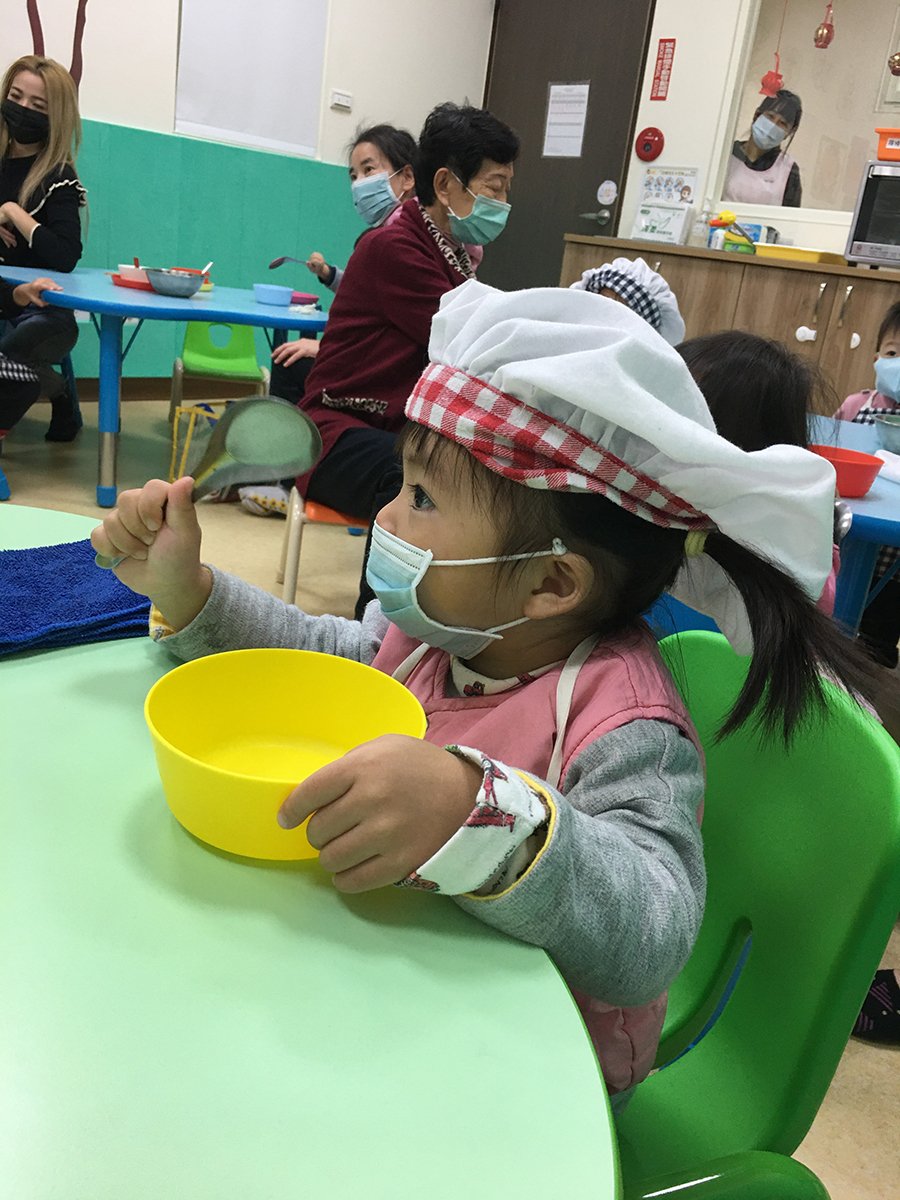 學齡前幼兒喝太多含糖飲料會抑制生長，造成肥胖，未注意口腔清潔還會有蛀牙風險。