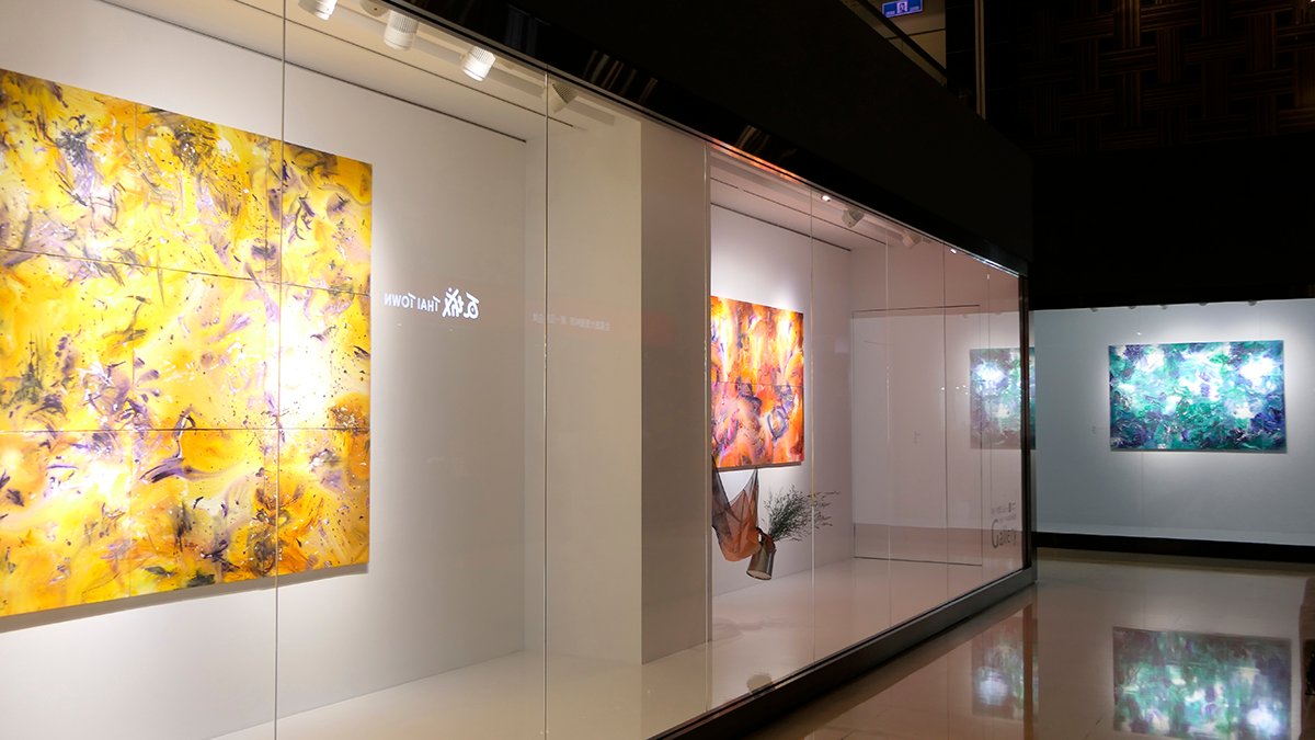 抽象畫大師紀向意念藝術創作展《春天。甦醒》即日起在中友百貨時尚藝廊展出 1 中友百貨時尚藝廊即日起展出國內抽象畫大師紀向的「意念藝術創作展」