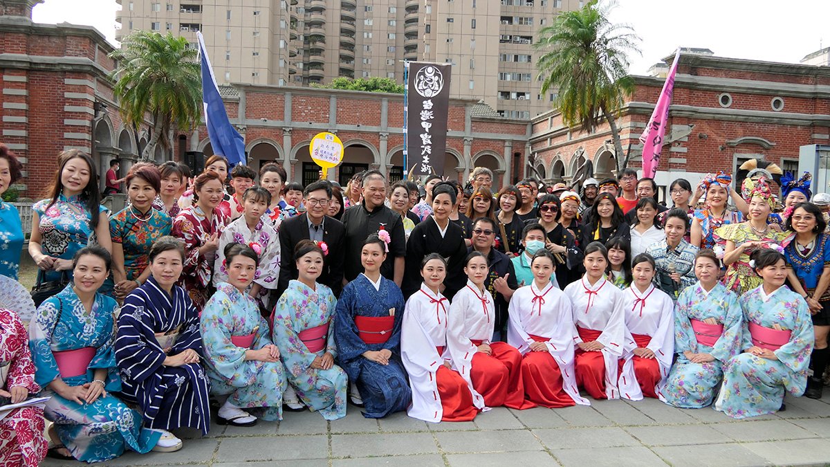 4月10日活動最終回，封街舉辦踩街嘉年華，由台灣甲冑武士隊、嶺東中學童軍團、Kassa非洲鼓舞團 超時音樂、舞之鼓太鼓接續演出，並結合小農文創市集，現場民眾近百名