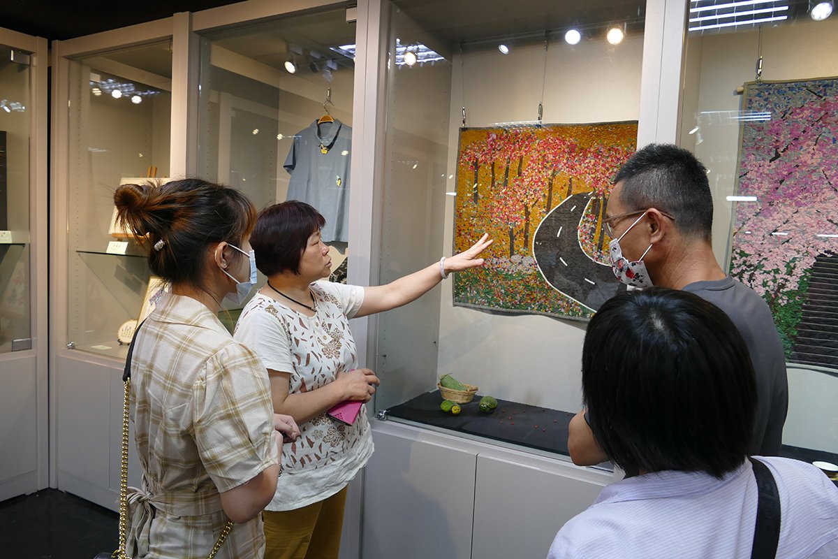 文化局文物陳列展覽室展出「針線穿真情」為主題的拼布手工藝 1 P1600974