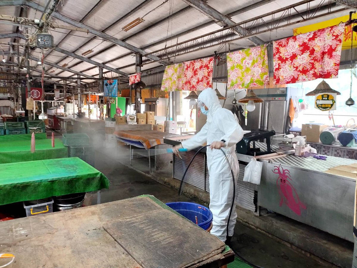 南市今率先撥千劑疫苗提供長照防護 黃偉哲要求落實移工防疫稽查 端午連假推出三不一多政策 6 121204