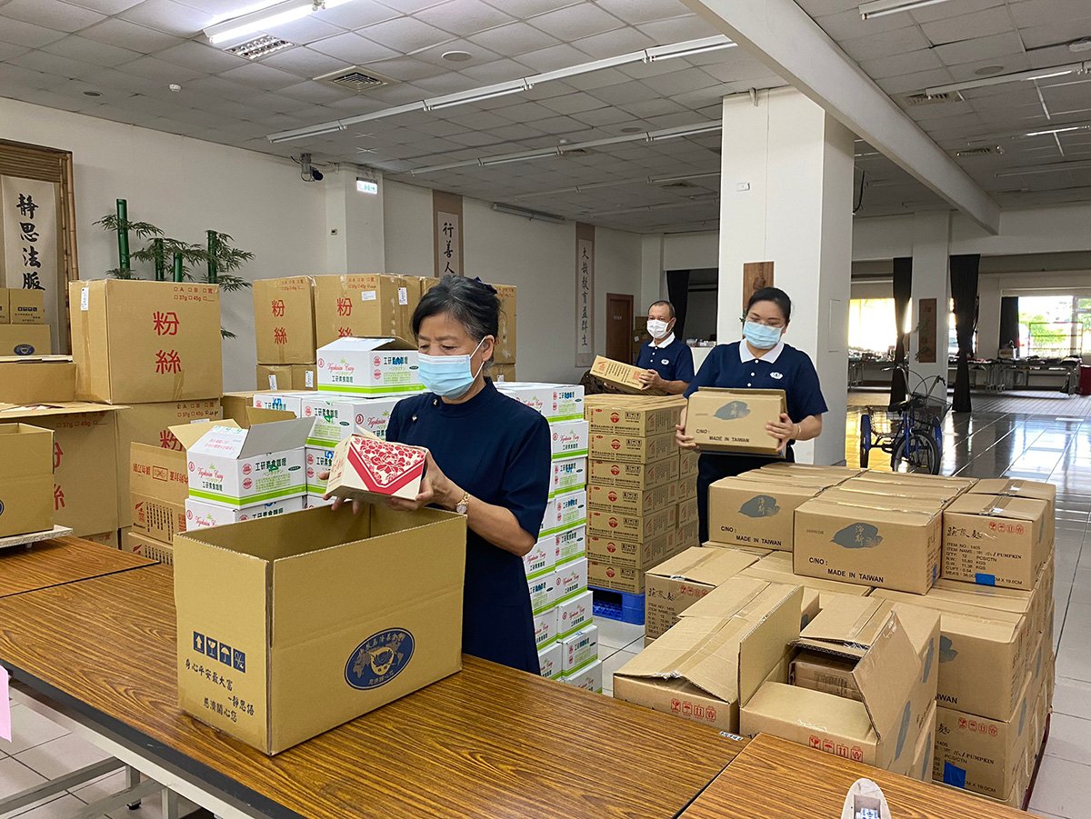 慈濟與南投縣府提供弱勢學童家庭物資打包配送 1 慈濟與南投縣府提供弱勢學童家庭物資打包配送