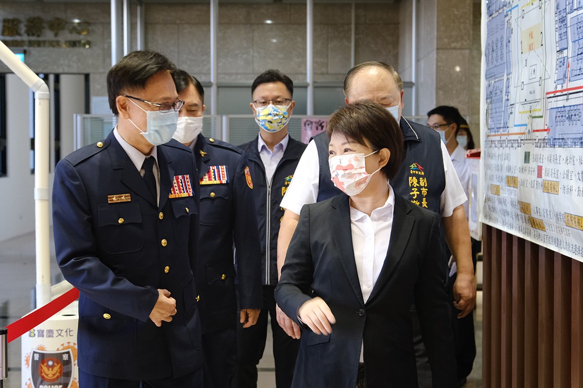 台中市警局卸新任分局長大隊長交接盧秀燕勉持續守護台中治安交通 1 公dscf0842