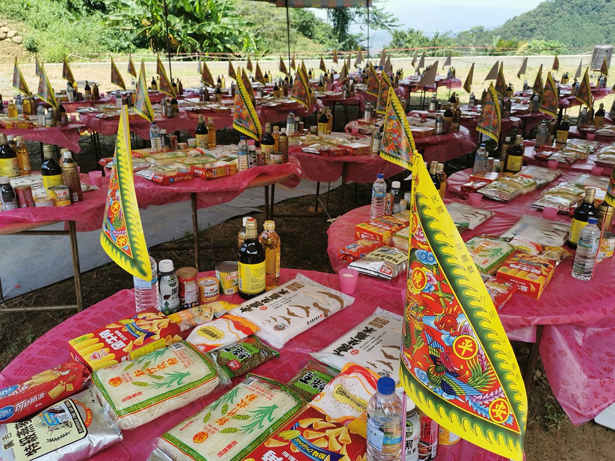 農曆七月「關鬼門」祭拜的禁忌 2 南投縣竹山鎮德財寺關鬼門前的普渡法會2021年