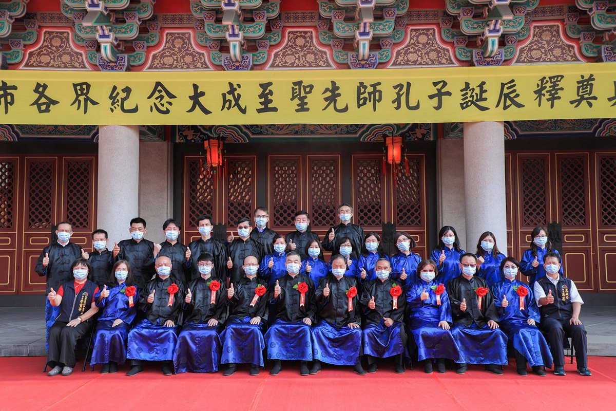 臺中市祭孔大典線上直播 副市長黃國榮任正獻官循古禮表敬意 4 台中市孔廟舉行-台中市各界紀念孔子誕辰2571周年祭孔典禮