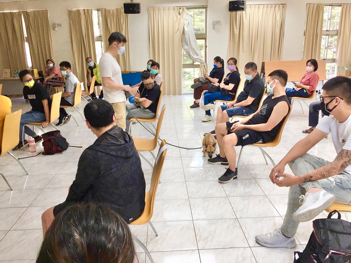 臺中市關懷動物講座讓毛小孩學會獨立跟分離焦慮說再見 2 浪愛有家關懷動物講座讓飼主了解焦慮行為形成的原因以及各項訓練的原理-循序漸進幫助毛小孩們逐漸學會獨立