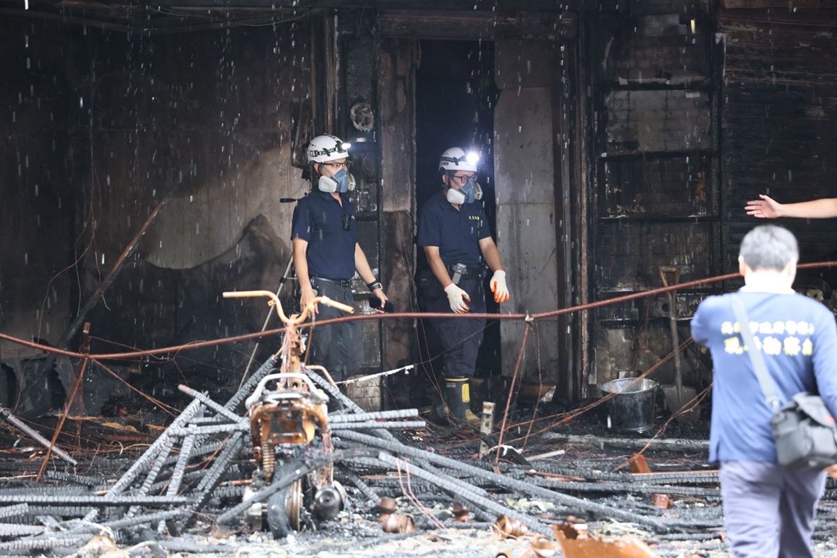 高雄市鹽埕區住商混合大樓城中城火警 造成46人死亡41人受傷 3 416516b7 393b 4407 82ae e50840dc453d