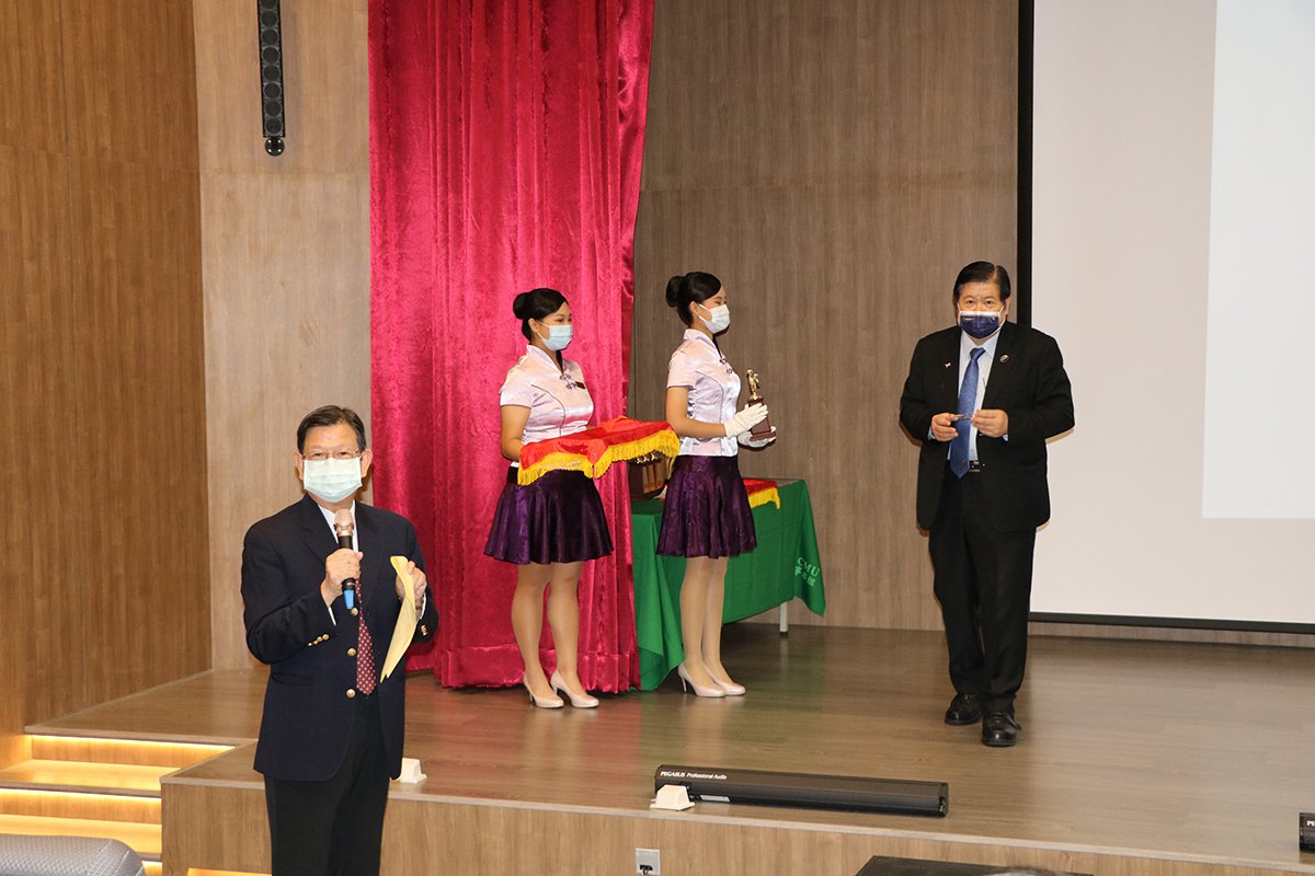 中國醫藥大學表揚2021年「臨床醫學教育貢獻獎」四位得獎人 1 IMG 2509