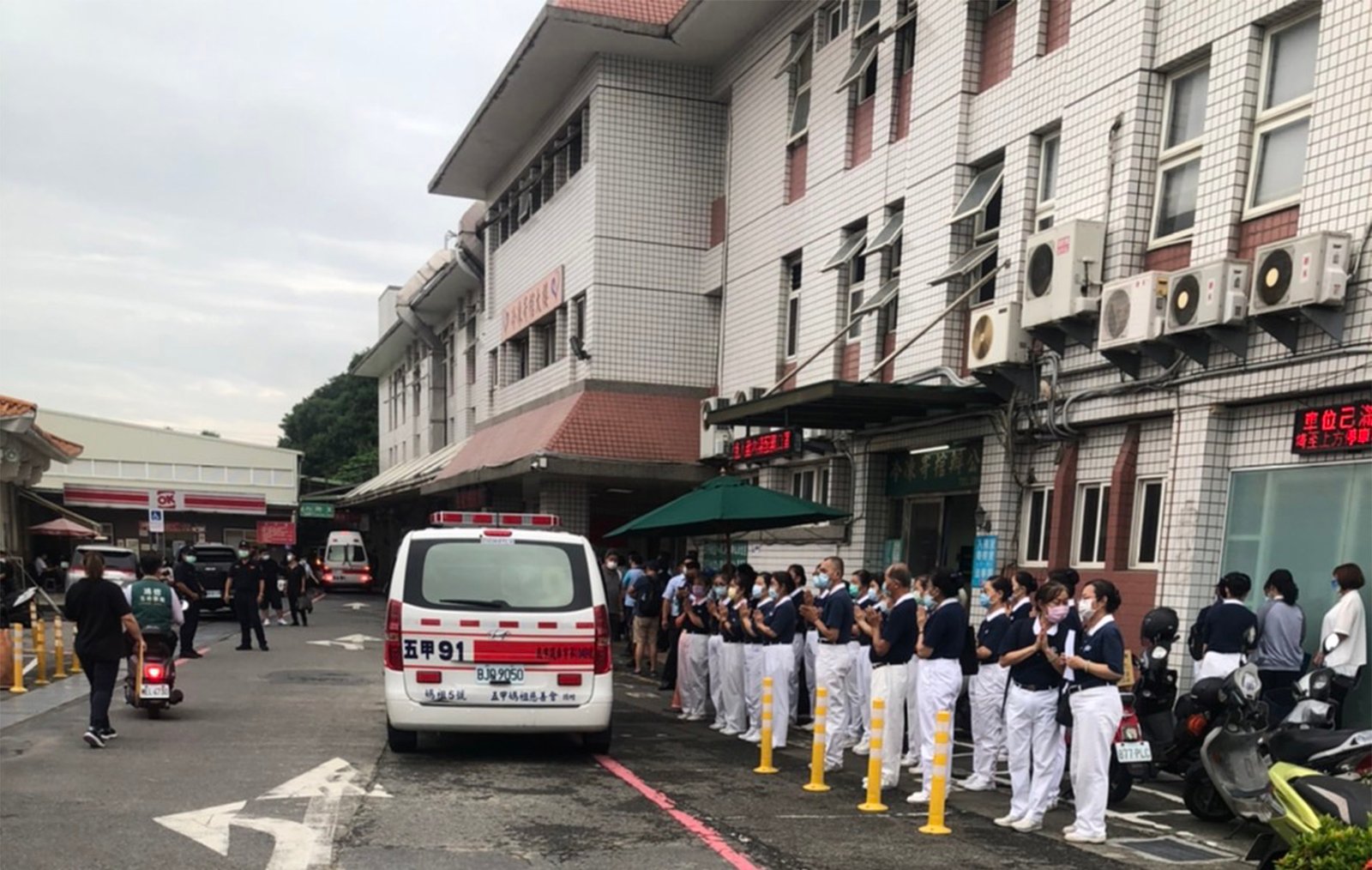 高雄市鹽埕區住商混合大樓城中城火警 造成46人死亡41人受傷 6 S 8487495