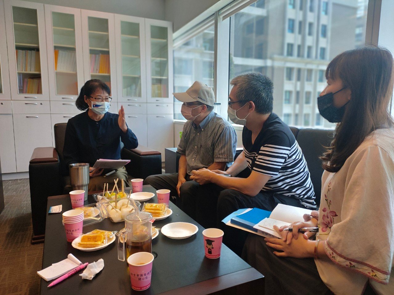 白冷圳公工疏水圳活動受到議員肯定將邀民眾一起參與體驗不一樣的白冷圳文化祭 1 櫻花鳥森林拜會冉議員 211007 15