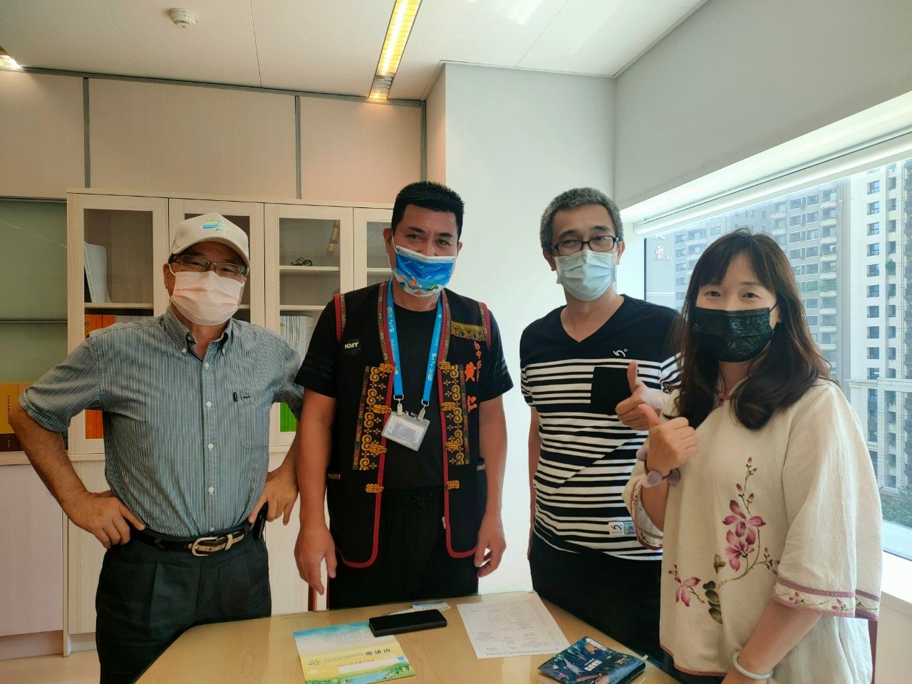 白冷圳公工疏水圳活動受到議員肯定將邀民眾一起參與體驗不一樣的白冷圳文化祭 4 櫻花鳥森林拜會黃仁議員 211007 1