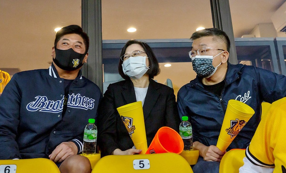 中職總冠軍賽首戰台中開打 滿場球迷湧入中信兄弟奪下首勝! 3 a2d7dbfe 7b88 4540 a3e6 3de8bf9c8e6d