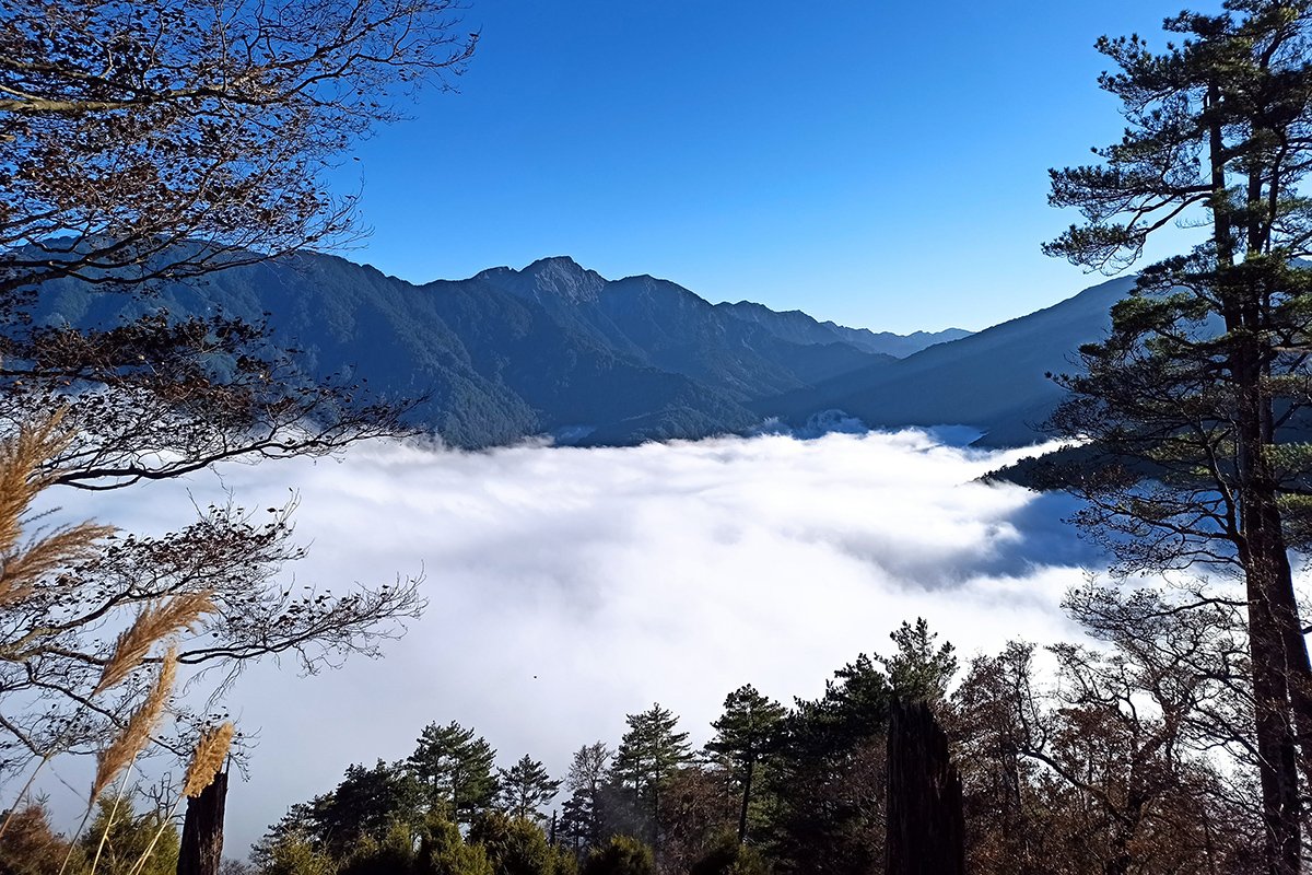 天池雲海山巒