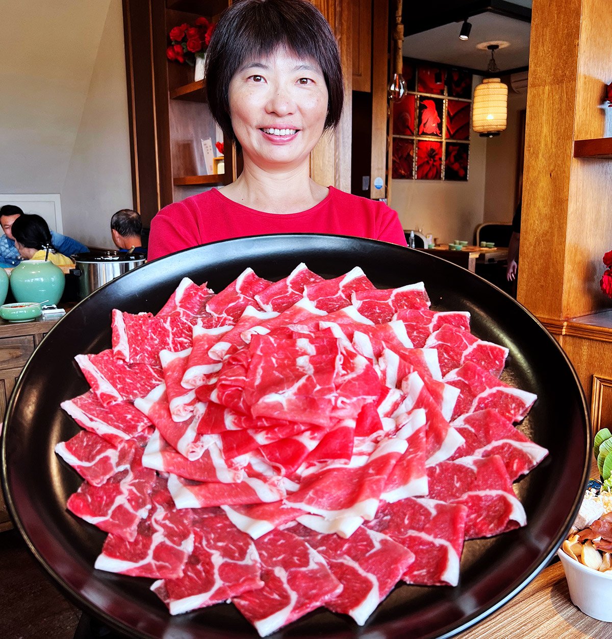 以518元這樣的價格就能享受安格斯黑毛牛吃到飽，真的相當超值划算，莫怪在地人大推。