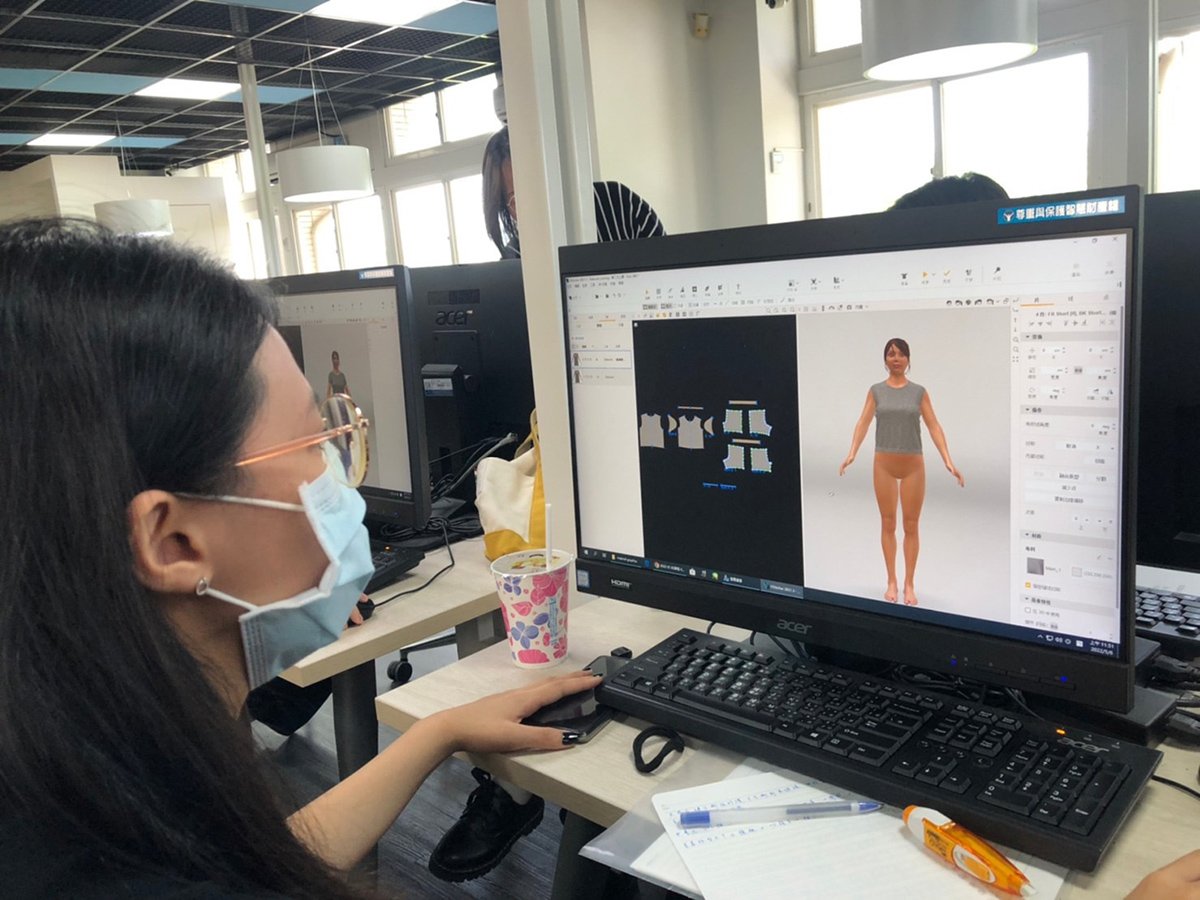 透過課程規劃，學生在學期間都能考取3D打版證照