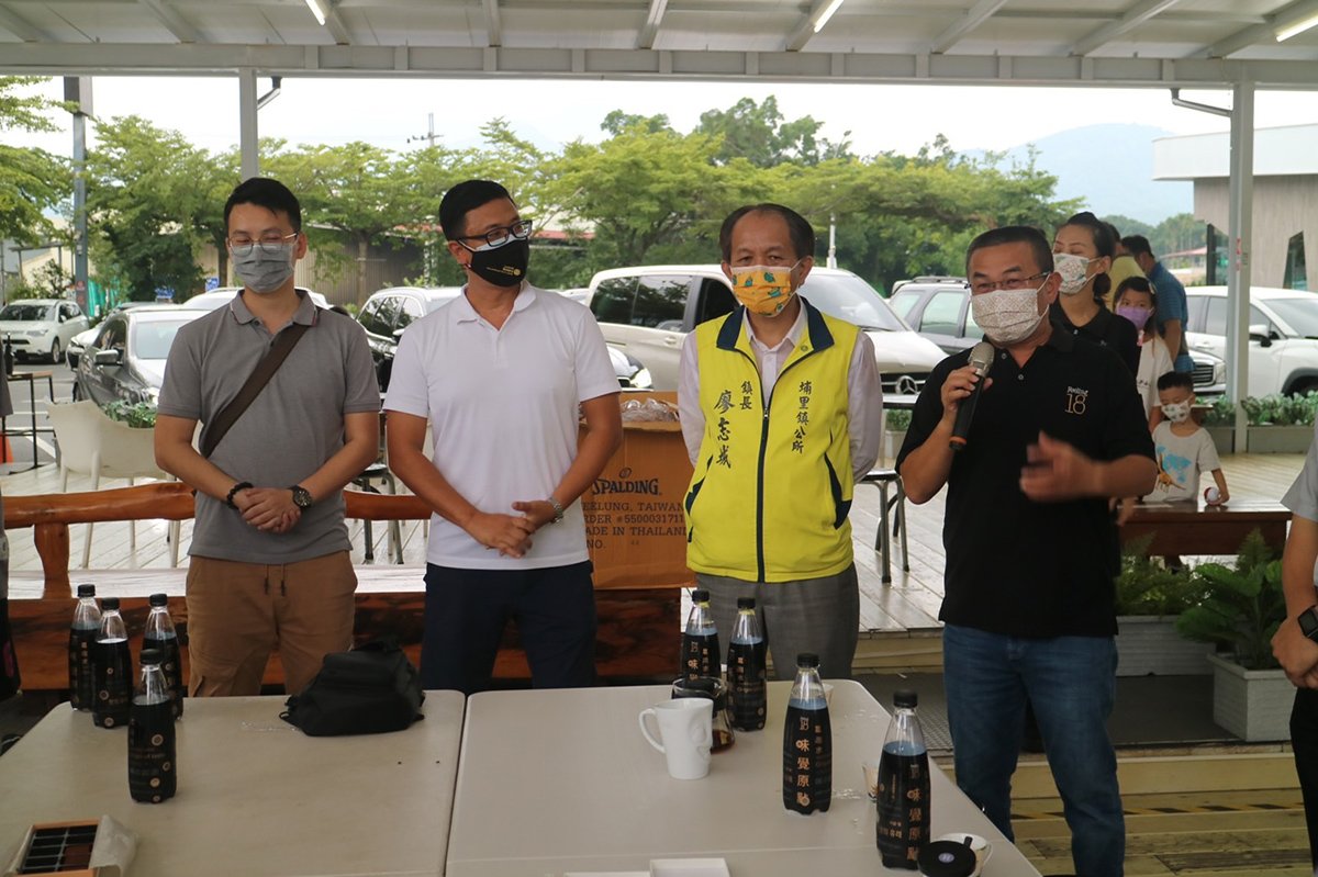 柬埔寨扶輪社捐贈籃球 支持南光小將體育發展 2 S 87564622