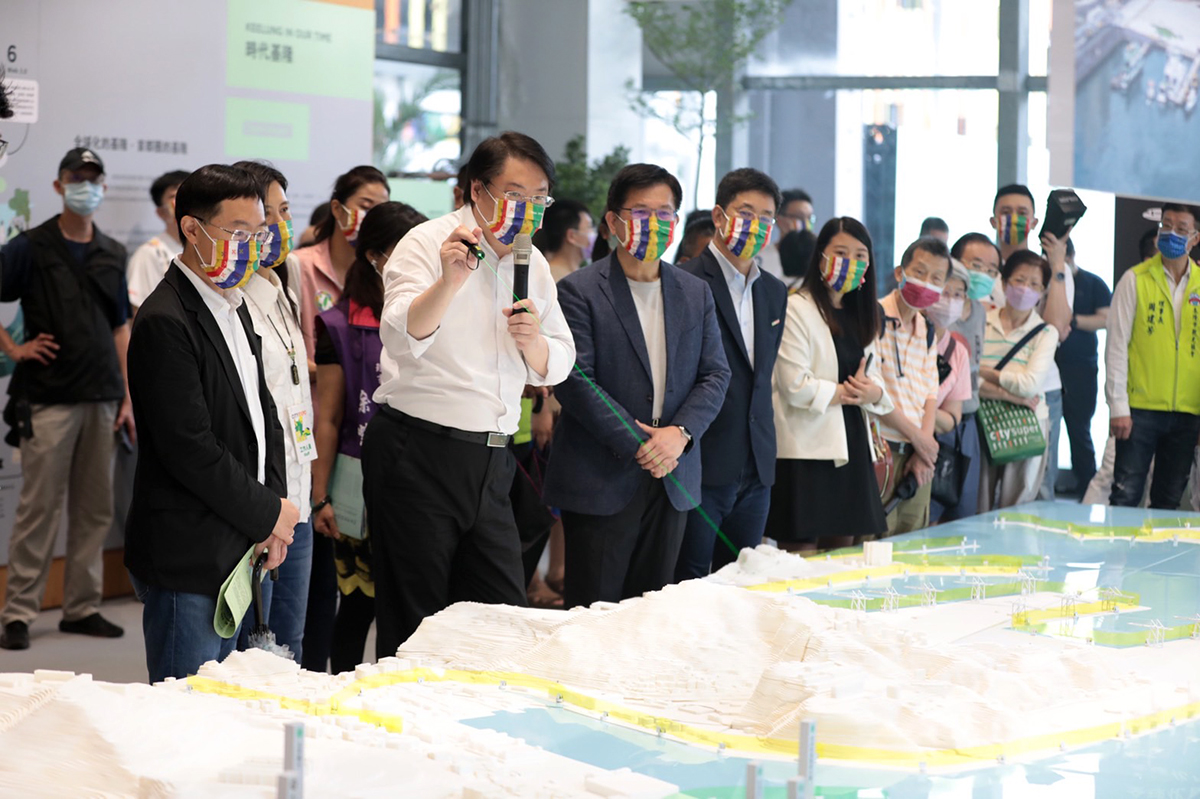 林佳龍率隊參訪城市博覽會，市長林右昌全程陪同擔任導覽