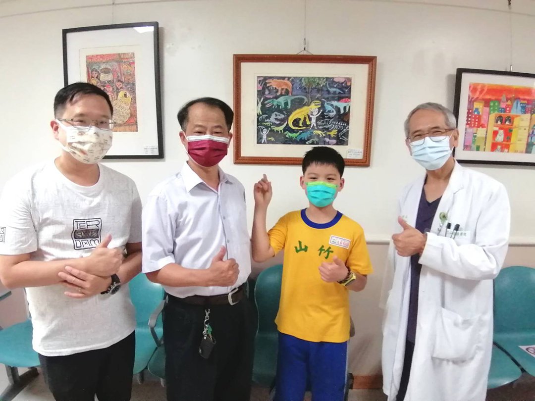 竹山美術種子在竹秀藝廊發芽! 延中 墜後美酒巡迴展part3暨竹小-防疫大作戰