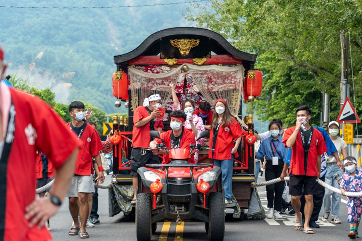 台南暑期 玩水、摸蛤、七夕、音樂、煙火、美食、看展、呷甜甜 1 關子嶺拉山車(西拉雅國家風景區管理處提供)