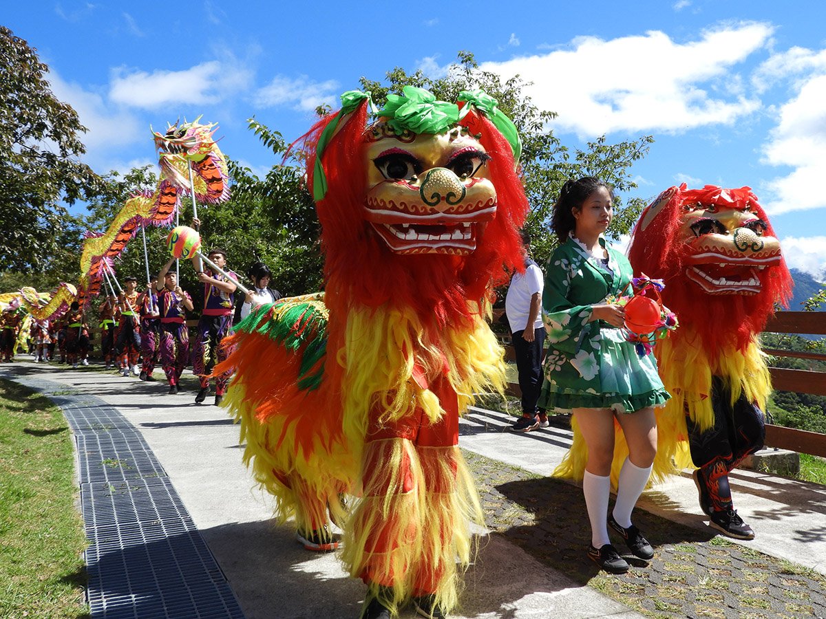 清境瓦萊羊亮相 祥龍領羊獻優惠 3 DSCN3366舞獅遊行