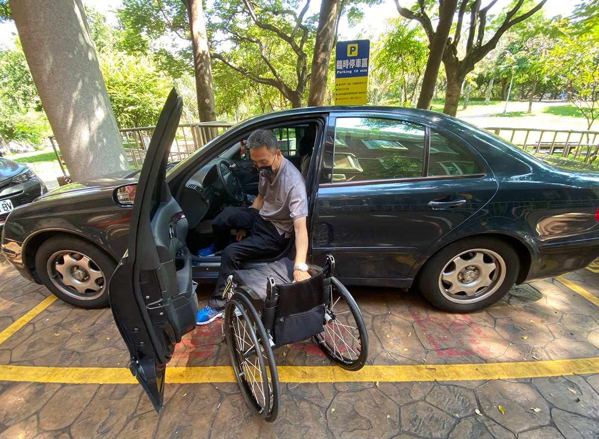 中市151座停車場持愛心卡免銷單 身障朋友快申請 2 台中市身障團體響應宣導其他身障朋友-若有開車可以申請愛心卡身障優惠免銷單服務