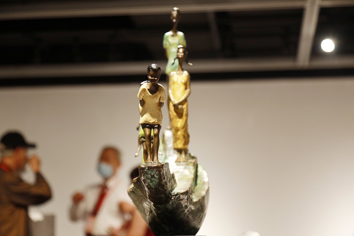 藝術提升教育涵養 勤益科大藝術中心「開枝散葉雕塑三人展」10月12日開展 3 018A2820