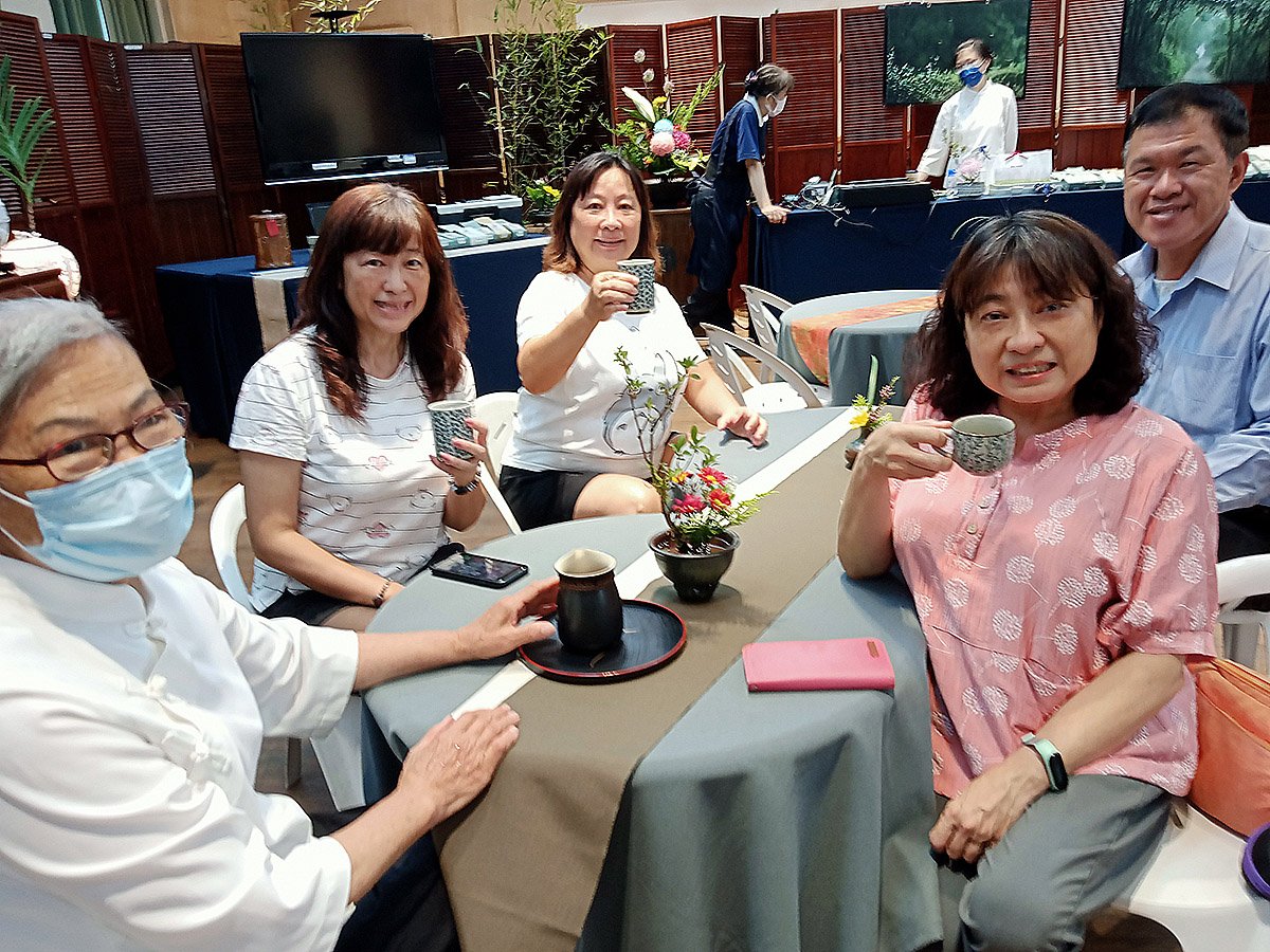 第12屆「南投世界茶業博覽會」邀您品好茶 2 中興會堂二樓還有靜思茶道的品茗空間。IMG20221009142117攝影-許昆龍