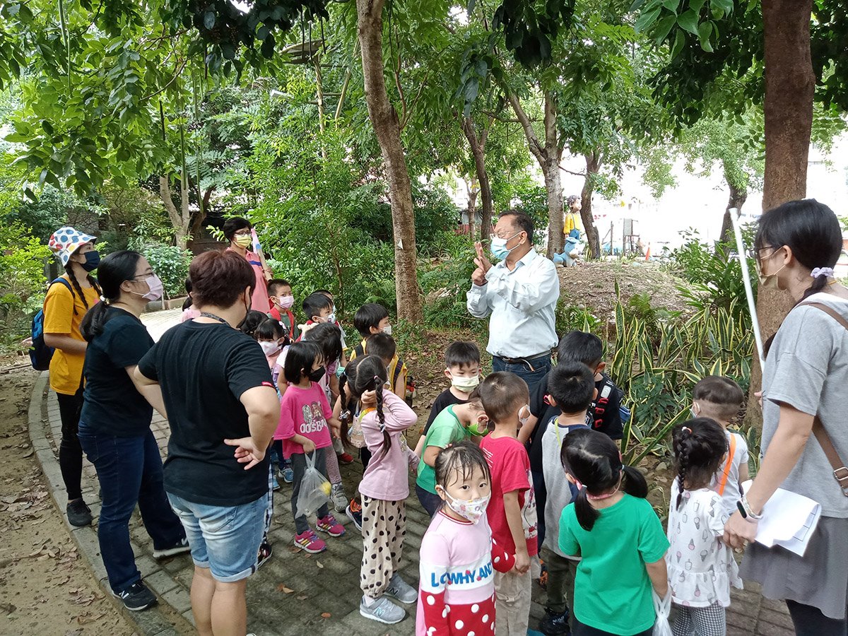 太平附幼學童造訪社區低碳公園 環境教育從小扎根 3 10D166F6 A5B2 49BD AAA2 7C9ECA54B6CD
