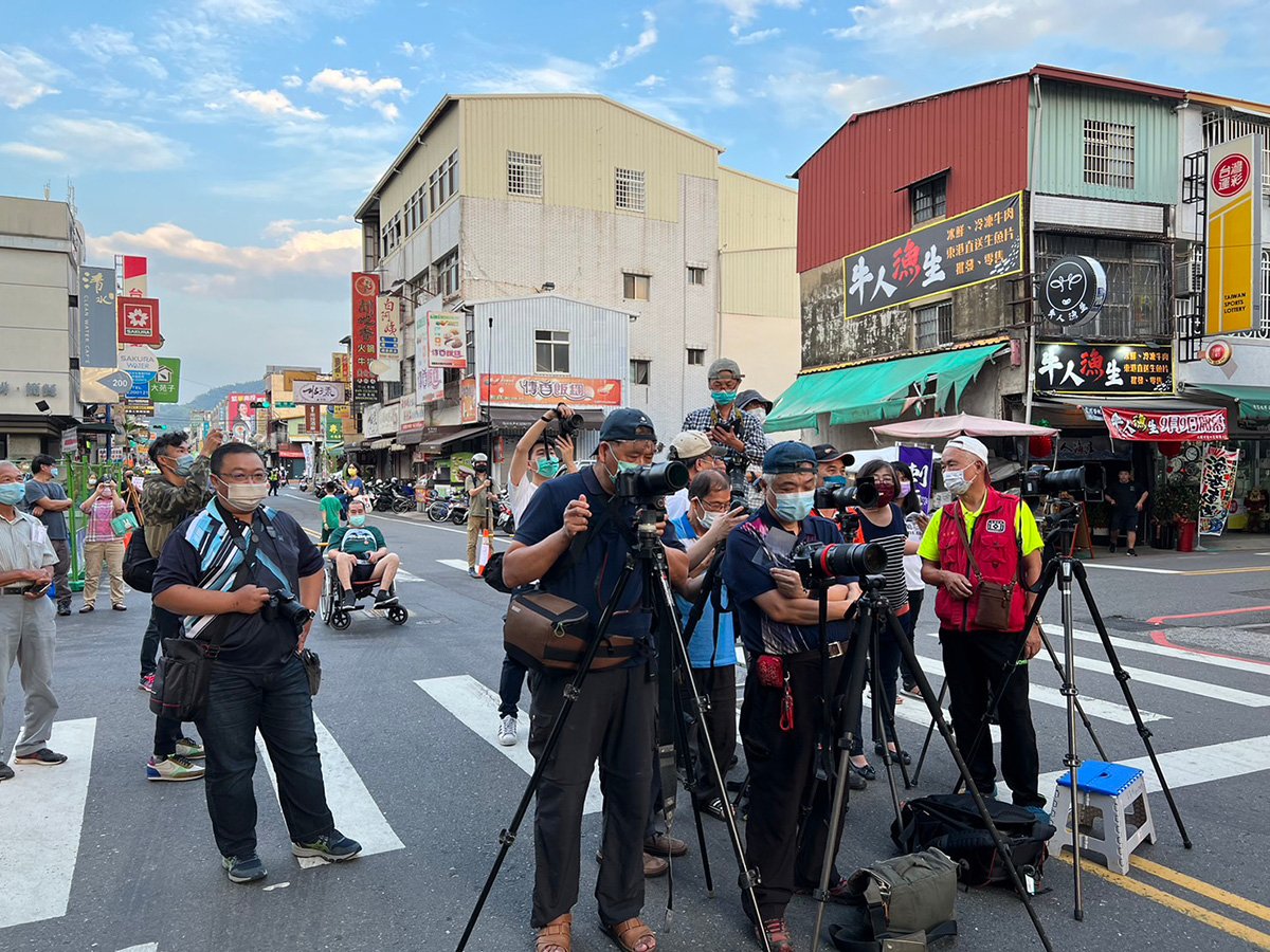 南投市公所封街拍攝懸日 民眾發出讚嘆聲 1 S 431267906
