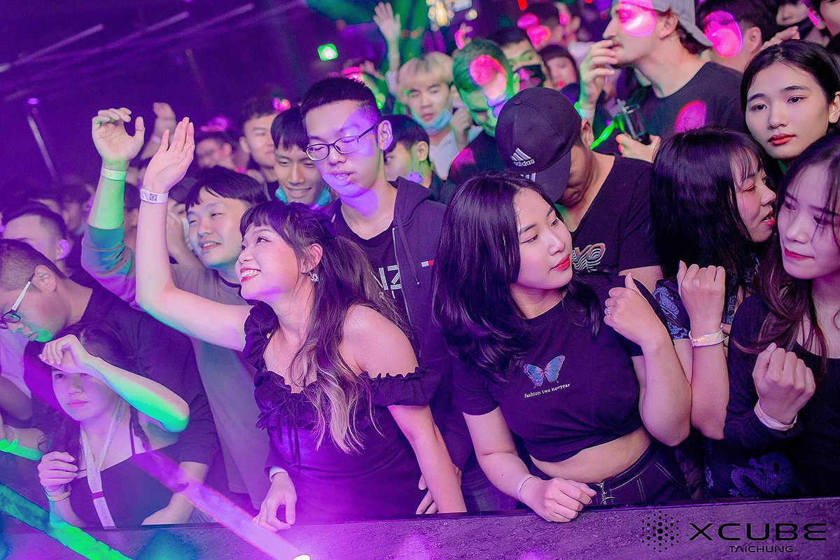 瘋世足!台中市政府、辦季、冠軍戰直播 X-CUBE 推出冠軍之夜 1 X-CUBE 推出冠軍之夜