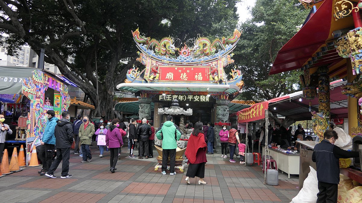 遇到的第一間大廟寺，向該神明祈求會更靈驗