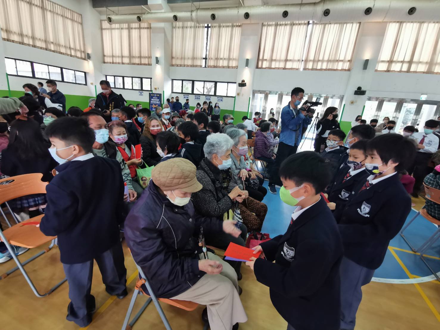麗喆中小學捐贈典禮場面盛大