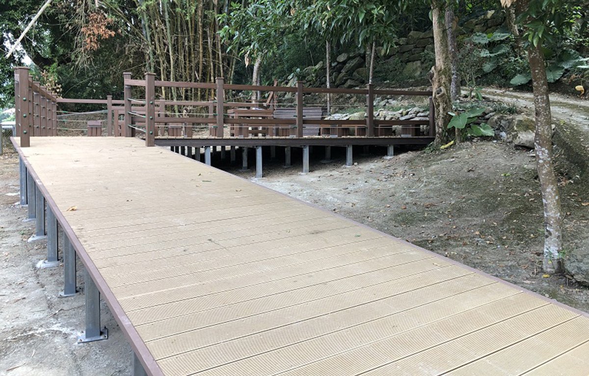 南化區龍湖步道及南區黃金海岸景區優化完成重新開放 2 龍湖步道新增休憩平台