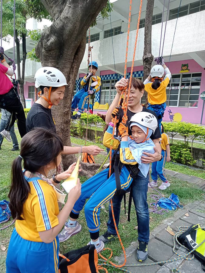 太平國小學童攀樹大挑戰 克服恐懼、享受成功 1 9B4C7FC6 7DA5 48A8 948B BA77D859F563